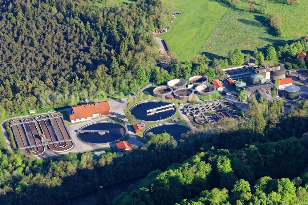 Aerial image Wolfratshausen - Sewage works Basin and purification steps for waste water treatment in Wolfratshausen in the state Bavaria, Germany