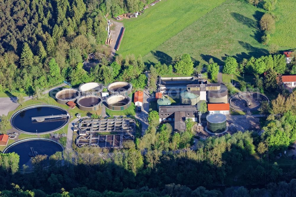 Aerial photograph Wolfratshausen - Sewage works Basin and purification steps for waste water treatment in Wolfratshausen in the state Bavaria, Germany