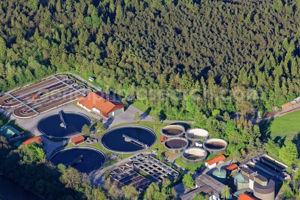 Wolfratshausen from above - Sewage works Basin and purification steps for waste water treatment in Wolfratshausen in the state Bavaria, Germany