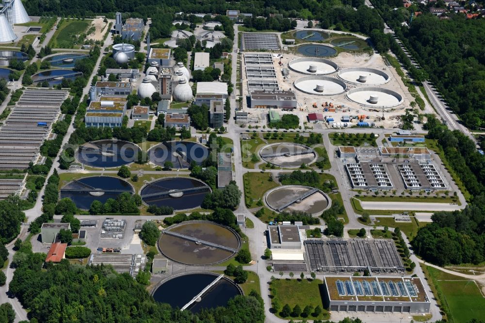 Aerial image München - Sewage works Basin and purification steps for waste water treatment of Klaerwerk Gut Grosslappen in Munich in the state Bavaria, Germany