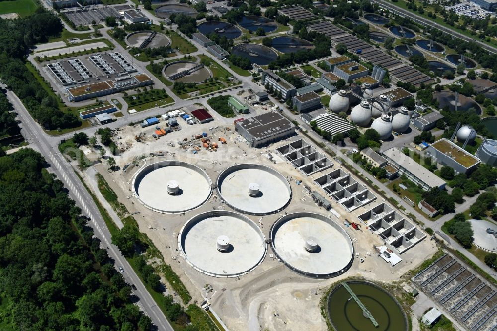 Aerial image München - Sewage works Basin and purification steps for waste water treatment of Klaerwerk Gut Grosslappen in Munich in the state Bavaria, Germany