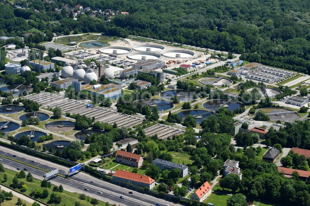 München from the bird's eye view: Sewage works Basin and purification steps for waste water treatment of Klaerwerk Gut Grosslappen in Munich in the state Bavaria, Germany