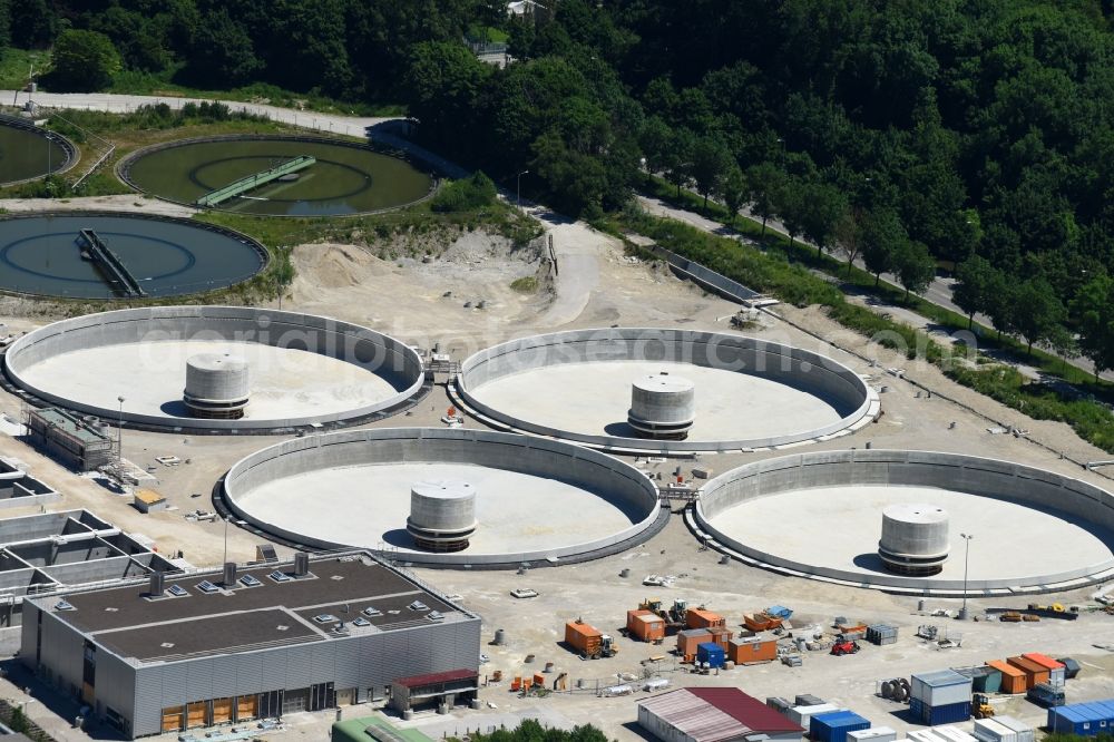 Aerial image München - Sewage works Basin and purification steps for waste water treatment of Klaerwerk Gut Grosslappen in Munich in the state Bavaria, Germany