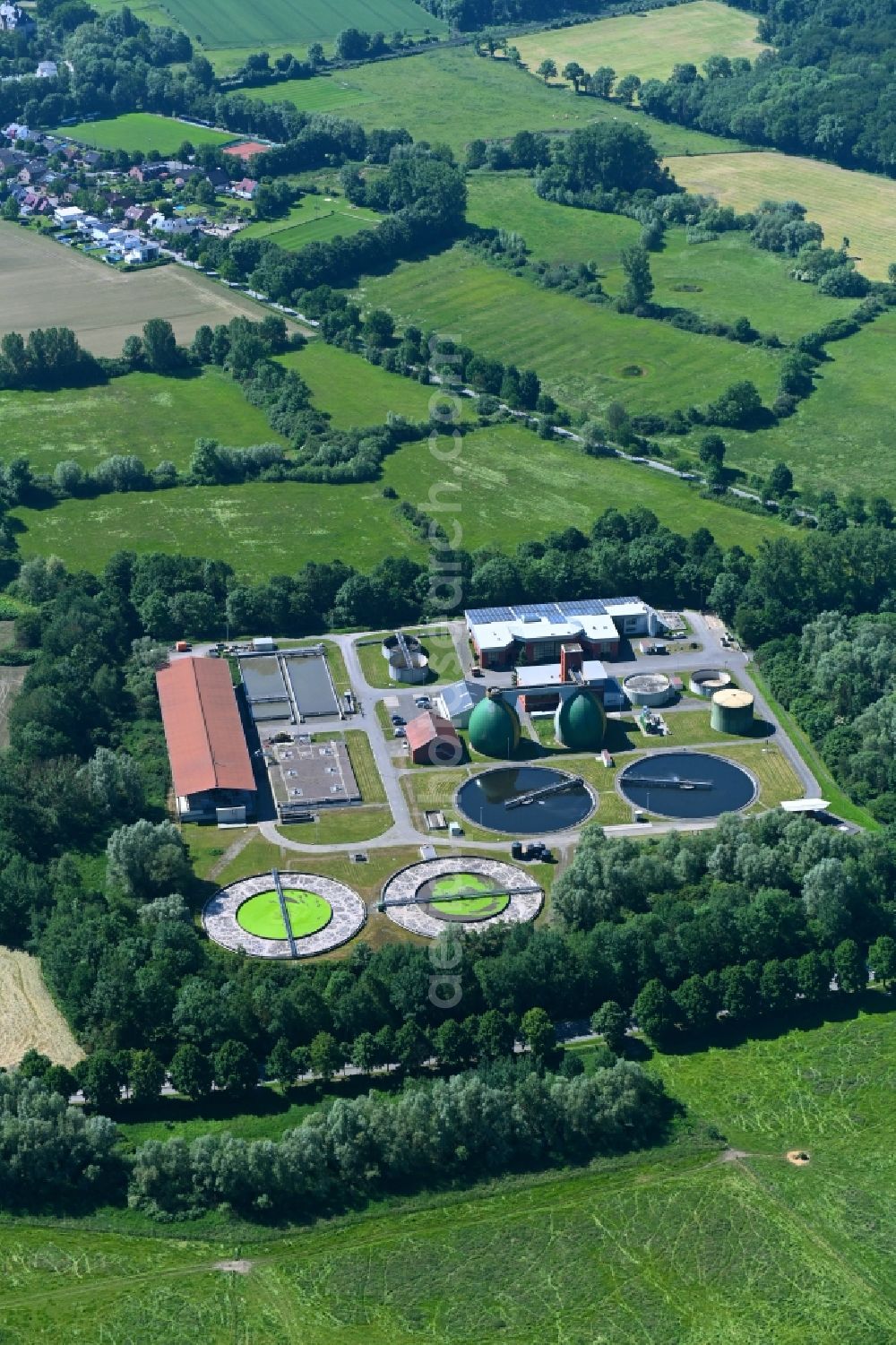 Lippstadt from above - Sewage works Basin and purification steps for waste water treatment in Lippstadt in the state North Rhine-Westphalia, Germany