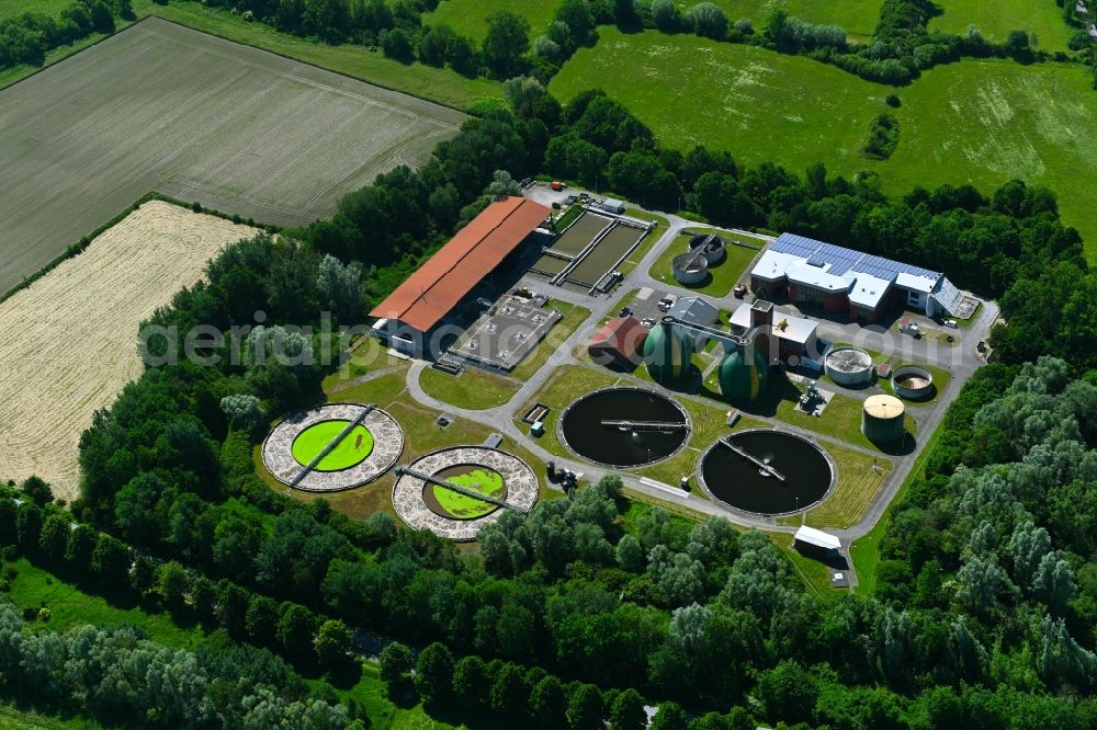 Aerial photograph Lippstadt - Sewage works Basin and purification steps for waste water treatment in Lippstadt in the state North Rhine-Westphalia, Germany