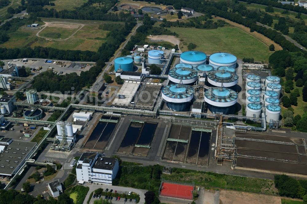 Leverkusen from above - Sewage works Basin and purification steps for waste water treatment in the district Wiesdorf in Leverkusen in the state North Rhine-Westphalia, Germany