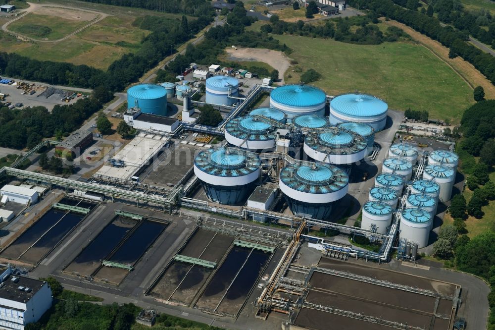 Aerial image Leverkusen - Sewage works Basin and purification steps for waste water treatment in the district Wiesdorf in Leverkusen in the state North Rhine-Westphalia, Germany