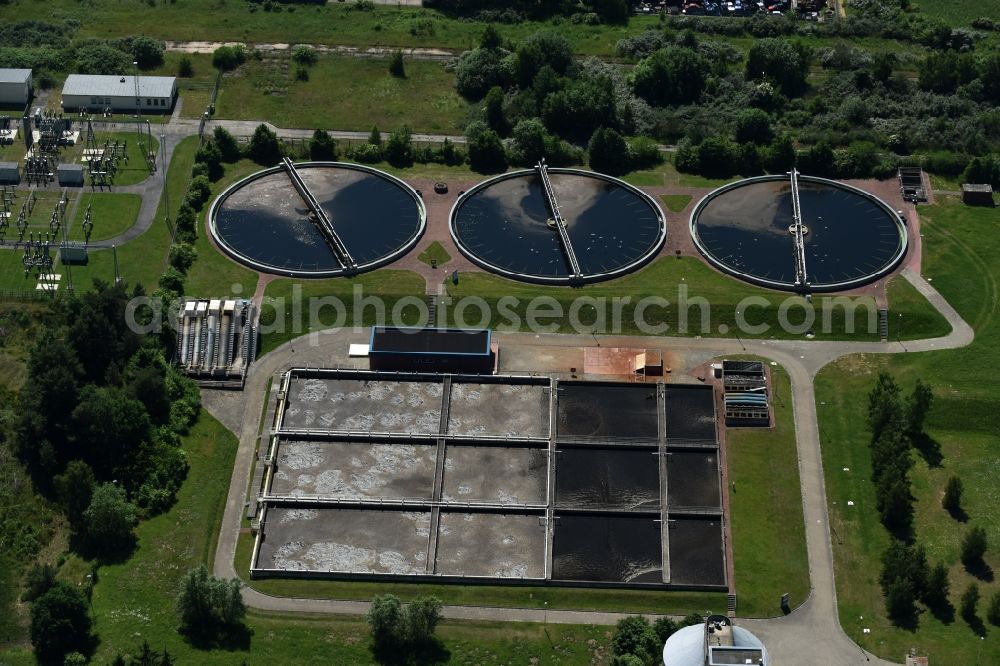 Aerial photograph Schwerin - Sewage works Basin and purification steps for waste water treatment in Schwerin in the state Mecklenburg - Western Pomerania