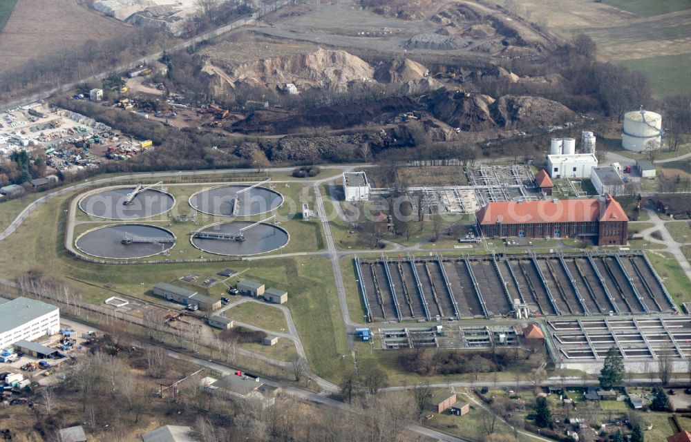 Aerial image Stahnsdorf - Sewage works Basin and purification steps for waste water treatment Stahnsdorf in Stahnsdorf in the state Brandenburg