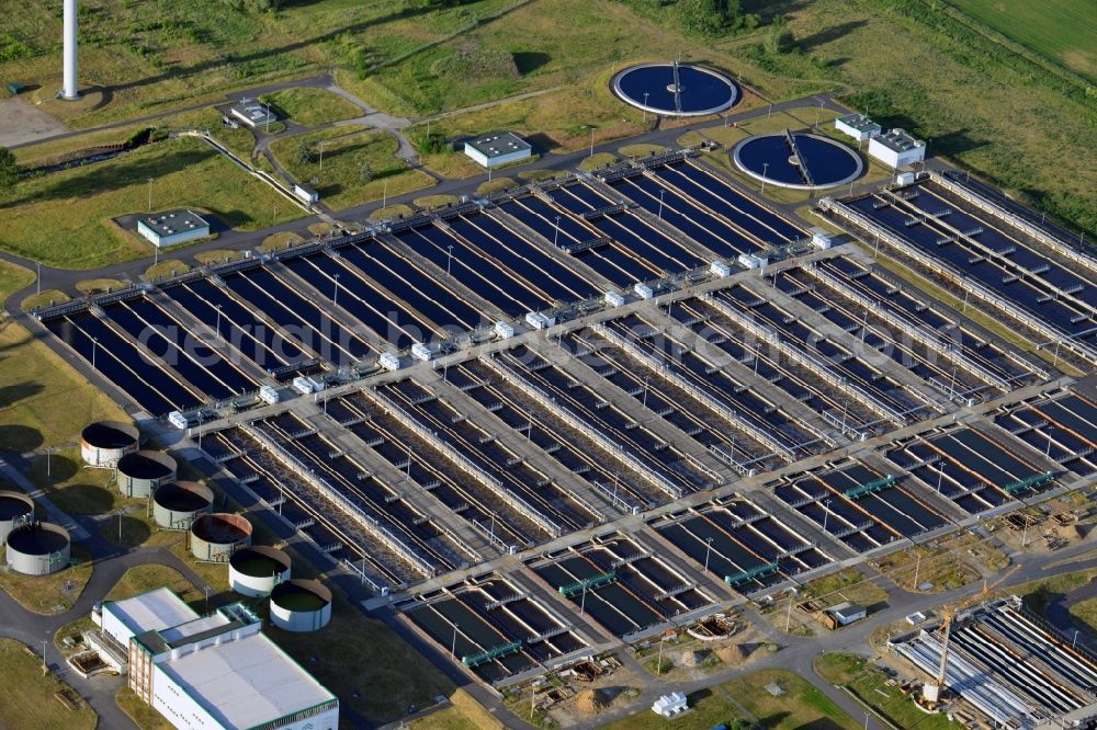 Schönerlinde from above - Sewage works Basin and purification steps for waste water treatment Berliner Wasserbetriebe in Schoenerlinde in the state Brandenburg