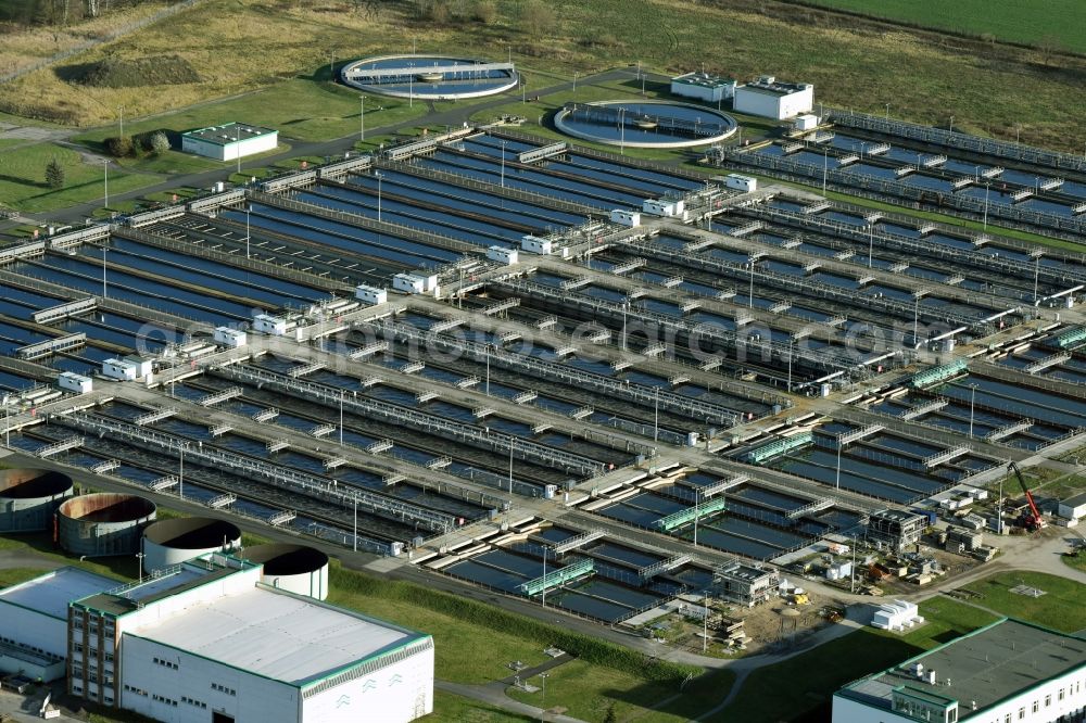 Schönerlinde from above - Sewage works Basin and purification steps for waste water treatment Berliner Wasserbetriebe in Schoenerlinde in the state Brandenburg