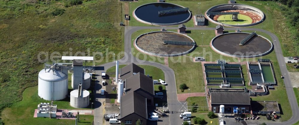 Aerial image Senftenberg - Sewage works Basin and purification steps for waste water treatment of the Wasserverband Lausitz Betriebsfuehrungs GmbH in Senftenberg in the state Brandenburg