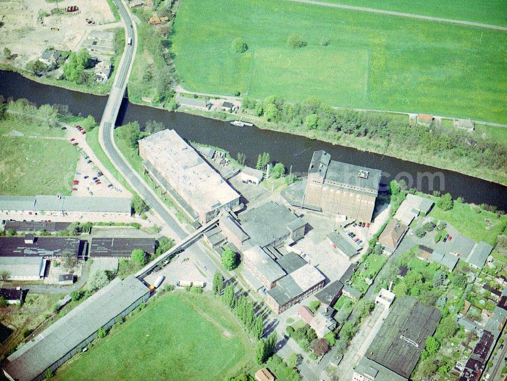 Burg from the bird's eye view: Knäckebrotwerke in Burg am Elbe - Havel - Kanal.