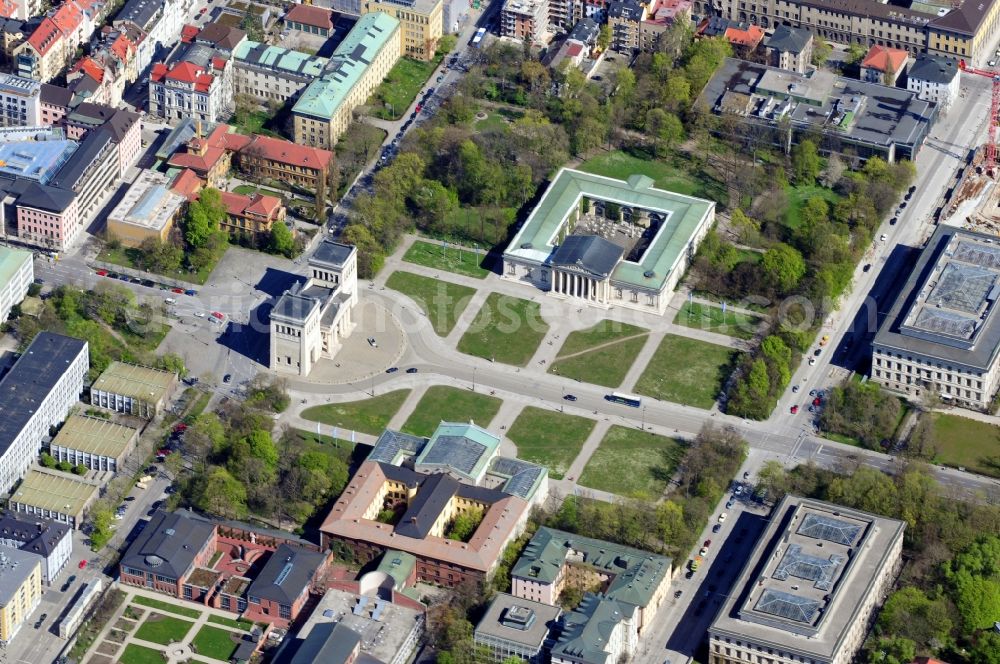 München OT Maxvorstadt from the bird's eye view: View of the Koenigsplatz in Munich in the state Bavaria