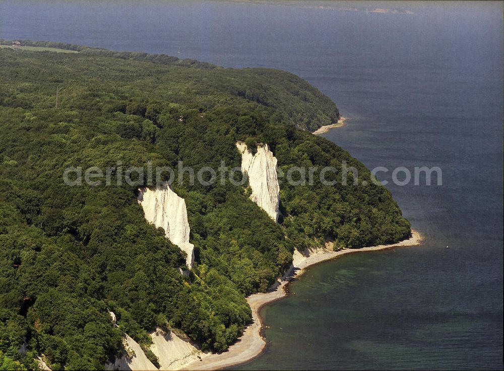 Königsstuhl auf Rügen from the bird's eye view: Blick auf den Königsstuhl auf Rügen. Im Nordosten der Halbinsel Jasmund erstreckt sich auf mehr als 15 Km Länge die Kreidefelsen-Steilküste, die als die interessanteste deutsche Küstenlandschaft gilt. View of the King chair on Ruegen. In the northeast of the peninsula Jasmund covers more than 15 miles in length, the chalk rock cliff, which is considered the most interesting German coastal landscape.