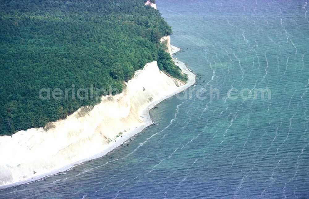 Aerial image Königsstuhl / Rügen - Mecklenburg-Vorpommern - Königsstuhl auf Rügen. Im Nordosten der Halbinsel Jasmund erstreckt sich auf mehr als 15 Km Länge zwischen Sassnitz und Lohme die Kreidefelsen-Steilküste, die zurecht als die interessanteste deutsche Küstenlandschaft gilt.