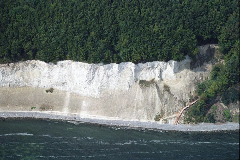 Königsstuhl / Rügen - Mecklenburg-Vorpommern from the bird's eye view: Königsstuhl auf Rügen. Im Nordosten der Halbinsel Jasmund erstreckt sich auf mehr als 15 Km Länge zwischen Sassnitz und Lohme die Kreidefelsen-Steilküste, die zurecht als die interessanteste deutsche Küstenlandschaft gilt.