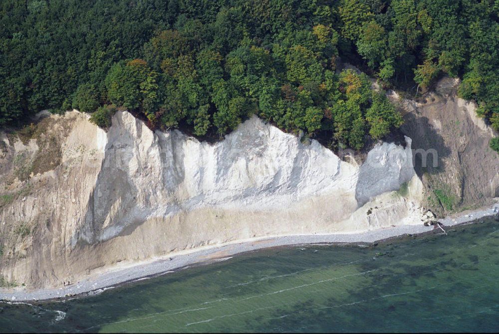 Aerial image Königsstuhl / Rügen - Mecklenburg-Vorpommern - Königsstuhl auf Rügen. Im Nordosten der Halbinsel Jasmund erstreckt sich auf mehr als 15 Km Länge zwischen Sassnitz und Lohme die Kreidefelsen-Steilküste, die zurecht als die interessanteste deutsche Küstenlandschaft gilt.