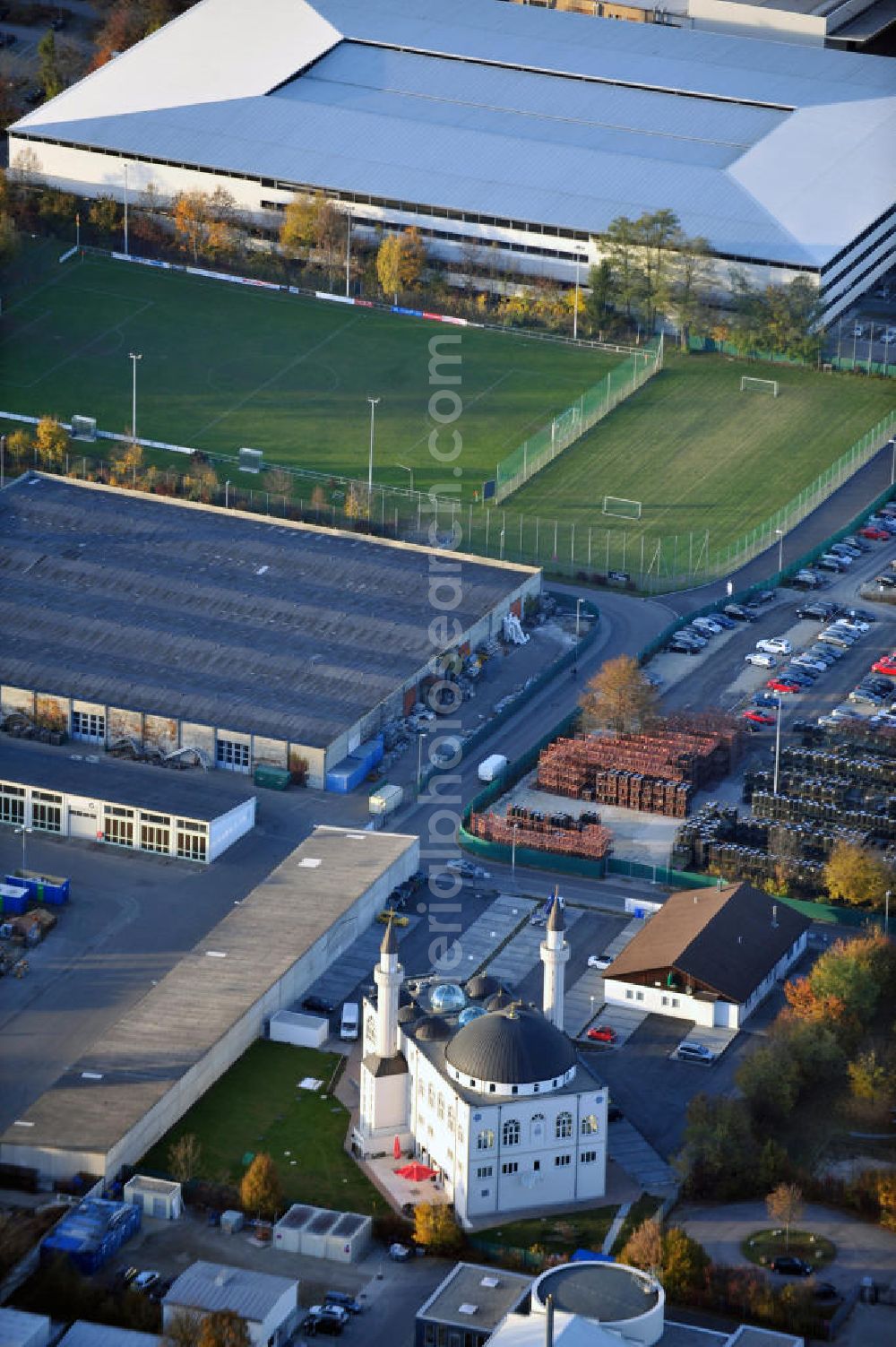 Aerial image Ingolstadt - Die größte Moschee in Bayern, die Kocatepe-Moschee mit Kulturzentrum, auf türkisch Kocatepe Camii ve Kültür Merkezi der Türkisch-Islamische Union der Anstalt für Religion, kurz DITIB. The largest mosque at Bavaria is the Kocatepe-Mosque with its cultural centre.