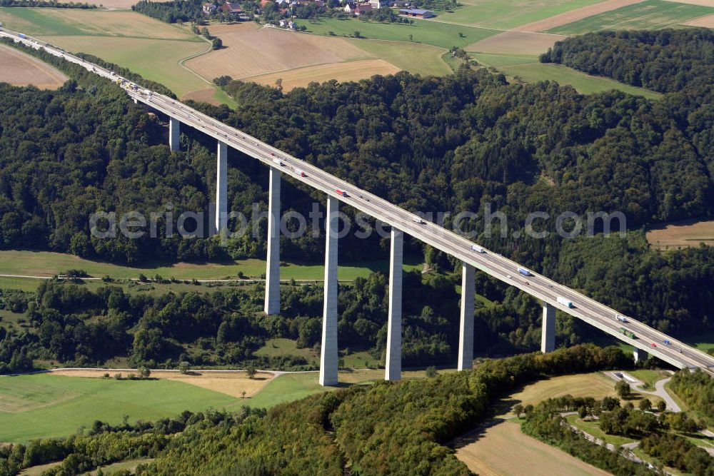 Braunsbach from the bird's eye view: Blick auf die Kochertalbrücke. Die Brücke ist mit einer maximalen Höhe von 185 m über Grund die höchste Talbrücke in Deutschland. Mit 178 m Höhe weist das Bauwerk außerdem weltweit die höchsten Brückenpfeiler einer Balkenbrücke auf. Die Brücke überführt bei Geislingen am Kocher die vierspurige Bundesautobahn 6 über das Kochertal.