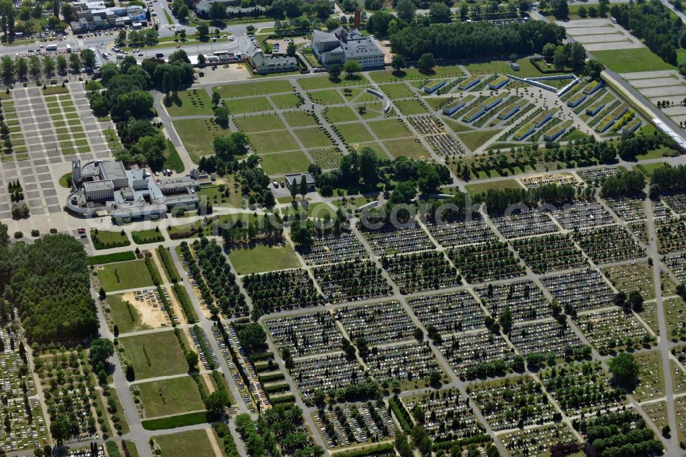 Aerial photograph Warschau - View of the cemetery Cmentarz Komunalny Pó?nocny in Warsaw in the voivodeship Masowien in Poland