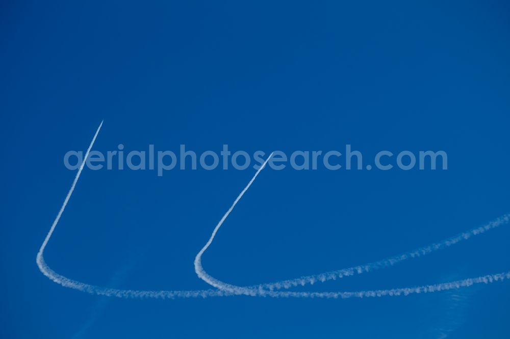 Aerial image Klink - View of condensation trails in the sky over Klink in the state Mecklenburg-West Pomerania