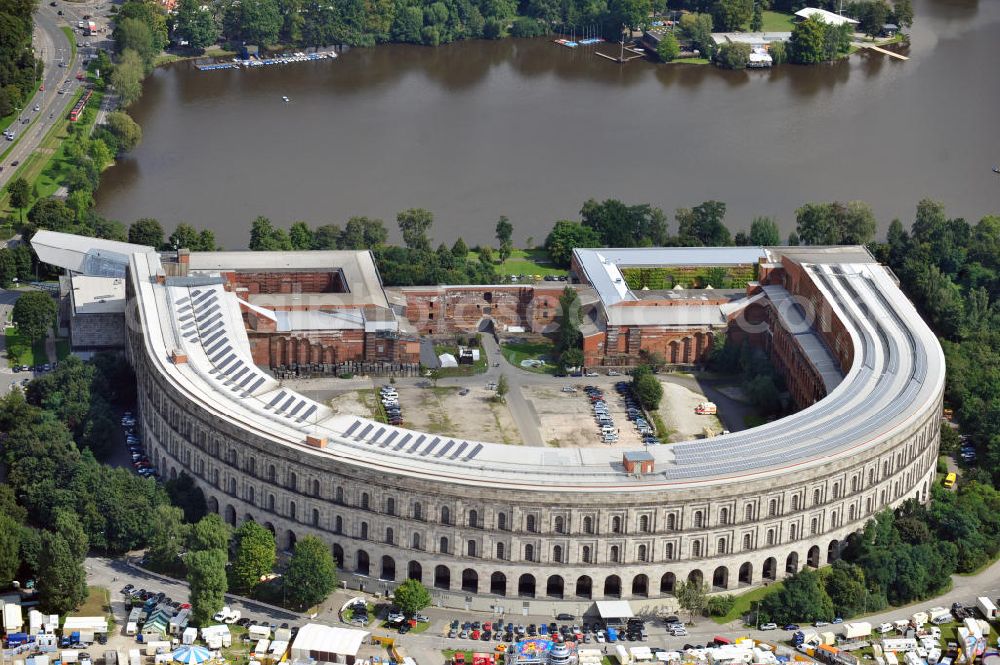 Aerial image Nürnberg - Blick auf die nicht fertiggestellte Kongresshalle auf dem ehemaligen Reichsparteitagsgelände. Das Gebäude hat die Maße von 240 m x 200 m. View of the unfinished Congress Hall at the former Nazi Party Rally Grounds. The building has dimensions of 240 m x 200 m.