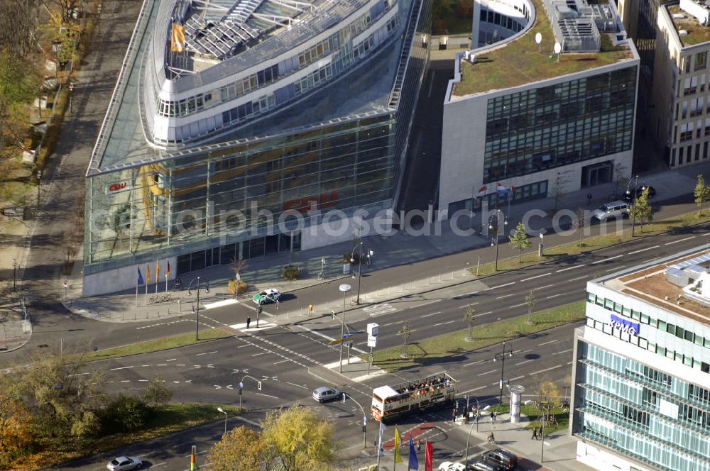 Aerial image Berlin - Blick auf das Konrad-Adenauer-Haus in Berlin Mitte. Das Haus ist der Sitz der Bundesgeschäftsstelle der CDU Deutschlands. Nach knapp zweijähriger Bauzeit konnte das Gebäude im Stadtteil Tiergarten im Juli 2000 bezogen werden. Verantwortlich für das markante Aussehen des Gebäudes ist der Architekt Thomas Pink. Kontakt CDU: CDU-Geschäftsstelle, Klingelhöferstraße 8, 10785 Berlin, Tel. +49(0)30 22070 0, Fax +49(0)30 22070 111; Kontakt Architekt: Petzinka Pink Architekten, Cecilienallee 17, 40474 Düsseldorf, Tel. +49(0)211 47871 0, Fax +49(0)211 47871 10,