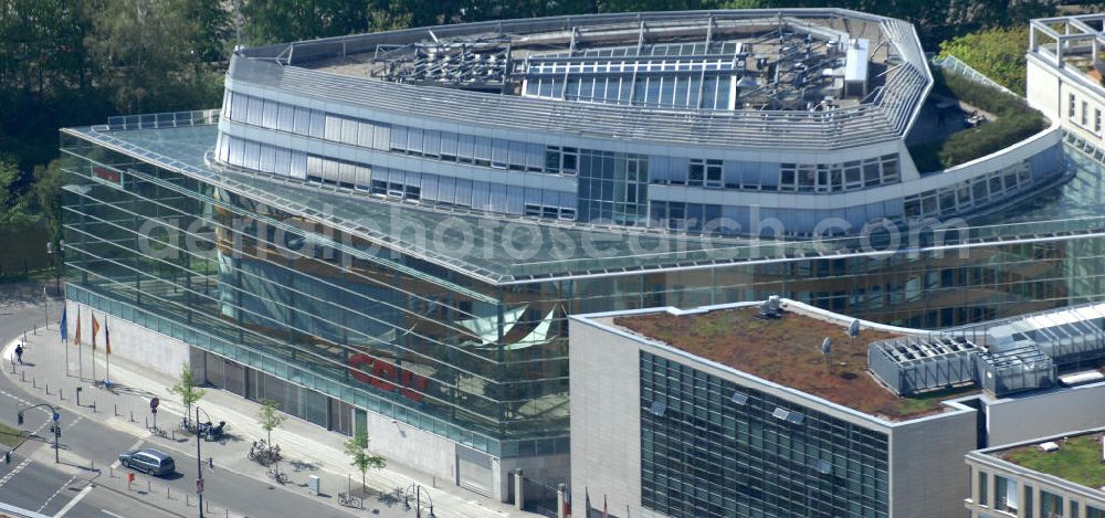 Berlin from the bird's eye view: Blick auf das Konrad-Adenauer-Haus am Berliner Tiergartendreieck. Der von den Architekten Petzinka Pink und Partner geplante Neubau für die CDU-Bundesgeschäftstelle ist ein ellipsenförmiger, siebengeschossige Baukörper mit einem als Glasgalerie ausgebildeten Wintergarten. View of the CDU Federal office at the Berlin Tiergarten Triangle.