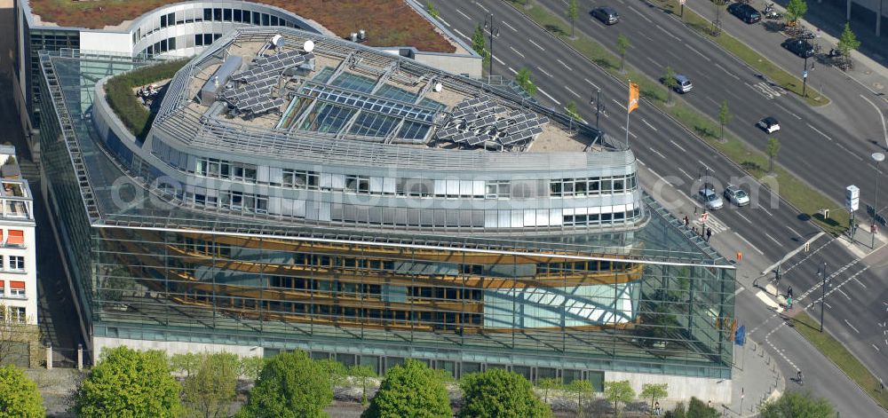 Berlin from above - Blick auf das Konrad-Adenauer-Haus am Berliner Tiergartendreieck. Der von den Architekten Petzinka Pink und Partner geplante Neubau für die CDU-Bundesgeschäftstelle ist ein ellipsenförmiger, siebengeschossige Baukörper mit einem als Glasgalerie ausgebildeten Wintergarten. View of the CDU Federal office at the Berlin Tiergarten Triangle.