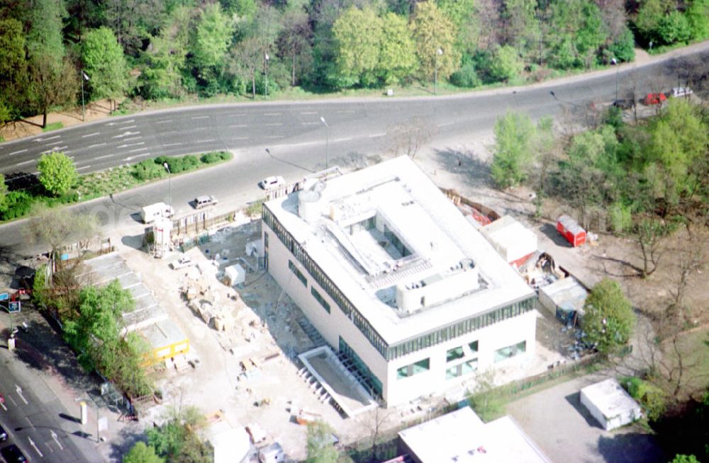 Berlin-Tiergarten from the bird's eye view: Konrad-Adenauer-Stiftung in der Straße am Tiergarten.