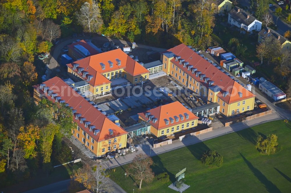 Aerial photograph Berlin - Construction site for the renovation and reconstruction of the building complex of the former military barracks Offizierheimgesellschaft Flugplatz Gatow e.V. on Kladower Damm in the district Kladow in Berlin, Germany