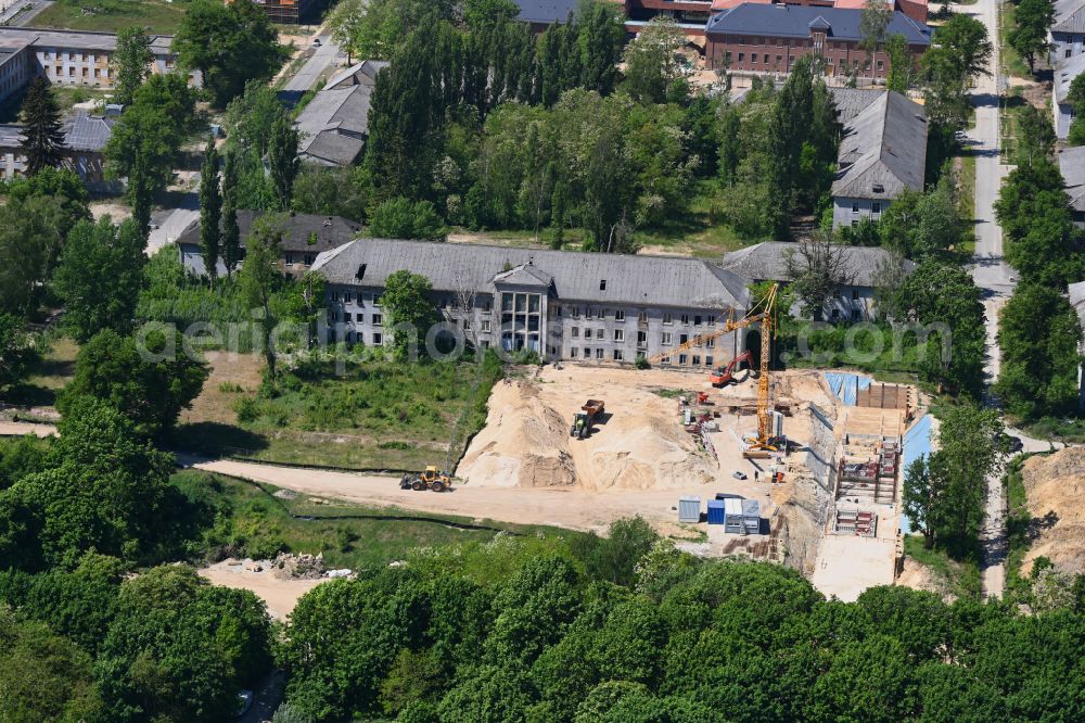 Aerial photograph Potsdam - Construction site for the renovation and reconstruction of the building complex of the former military barracks on street Rotkehlchenweg in the district Fahrland in Potsdam in the state Brandenburg, Germany
