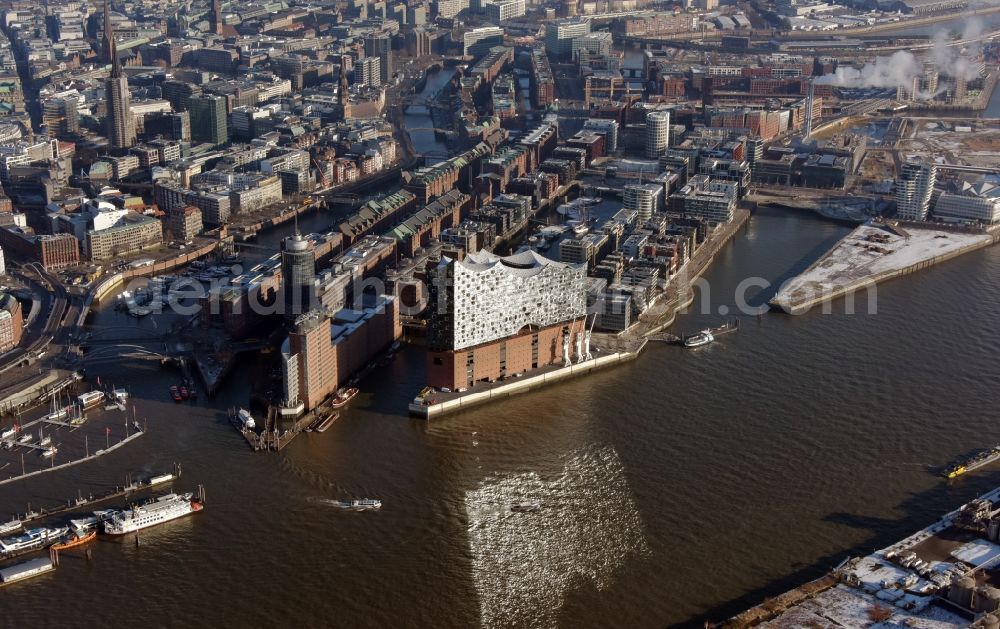 Hamburg from the bird's eye view: The Elbe Philharmonic Hall on the river bank of the Elbe in Hamburg