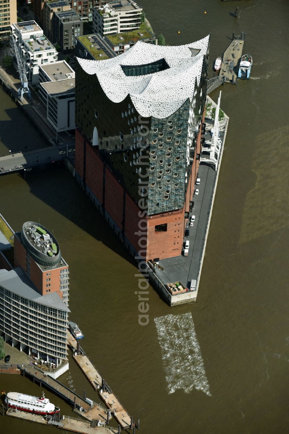 Aerial image Hamburg - The Elbe Philharmonic Hall on the river bank of the Elbe in Hamburg