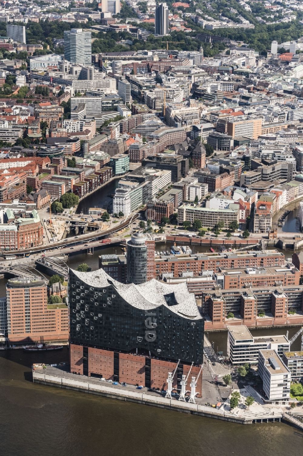 Aerial photograph Hamburg - The Elbe Philharmonic Hall on the river bank of the Elbe in Hamburg