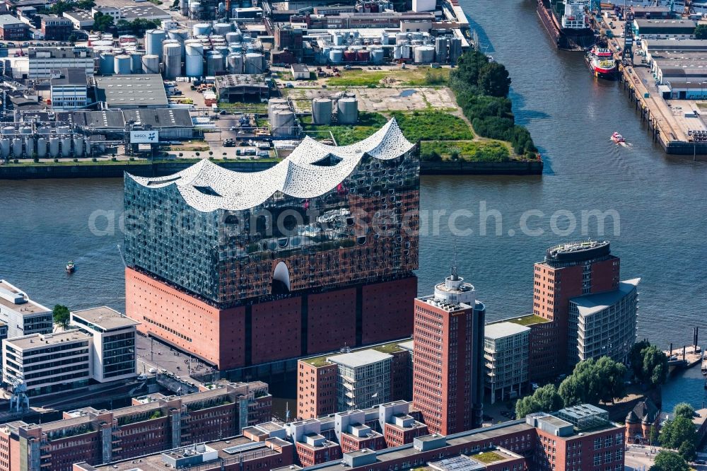 Hamburg from the bird's eye view: The Elbe Philharmonic Hall on the river bank of the Elbe in Hamburg