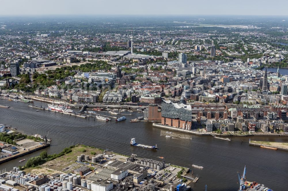 Hamburg from the bird's eye view: The Elbe Philharmonic Hall on the river bank of the Elbe in Hamburg