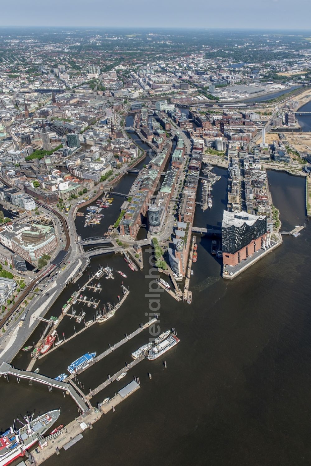 Hamburg from above - The Elbe Philharmonic Hall on the river bank of the Elbe in Hamburg