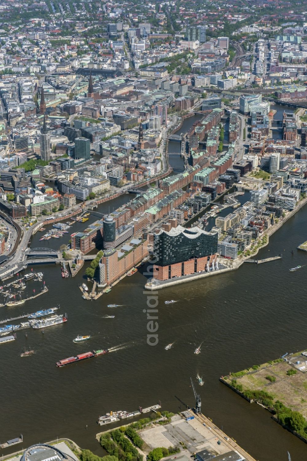 Aerial photograph Hamburg - The Elbe Philharmonic Hall on the river bank of the Elbe in Hamburg