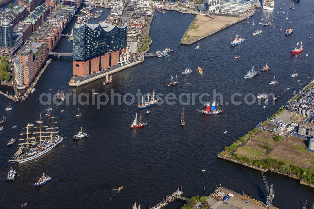 Hamburg from the bird's eye view: The Elbe Philharmonic Hall on the river bank of the Elbe in Hamburg