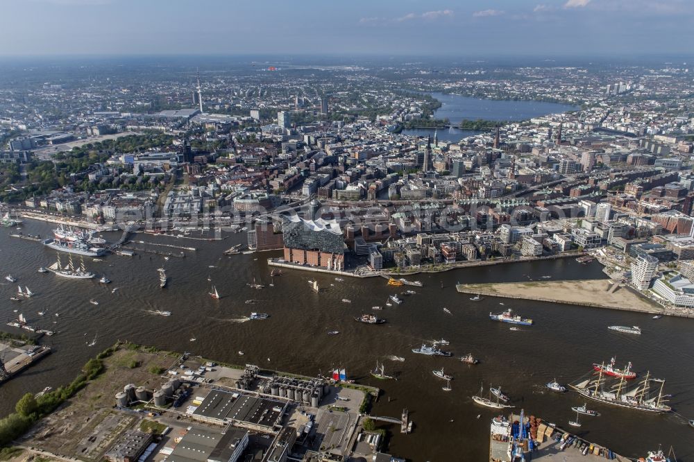 Hamburg from above - The Elbe Philharmonic Hall on the river bank of the Elbe in Hamburg