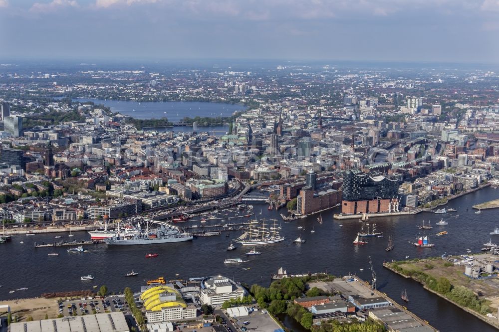 Hamburg from above - The Elbe Philharmonic Hall on the river bank of the Elbe in Hamburg