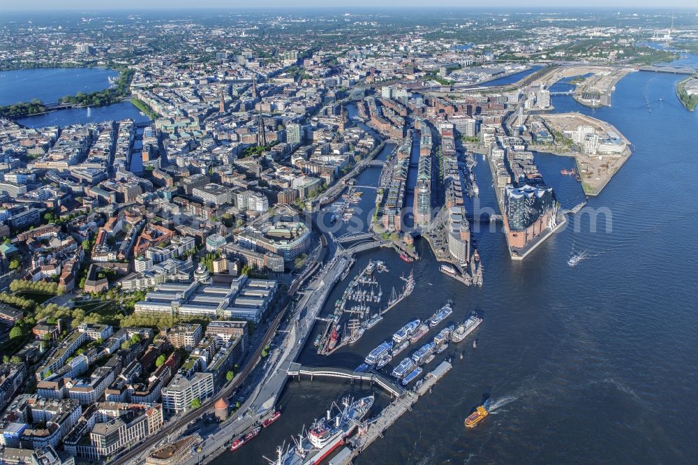 Aerial photograph Hamburg - The Elbe Philharmonic Hall on the river bank of the Elbe in Hamburg