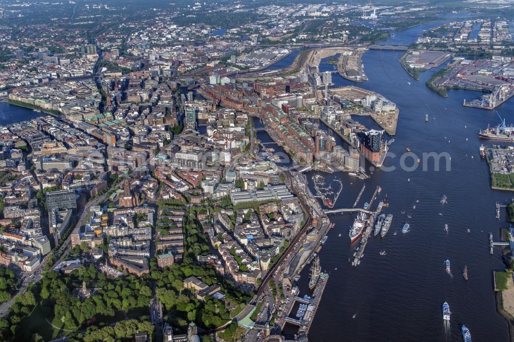 Aerial image Hamburg - The Elbe Philharmonic Hall on the river bank of the Elbe in Hamburg