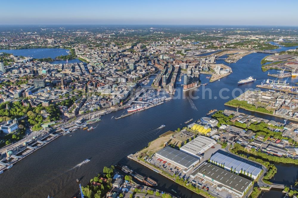 Hamburg from the bird's eye view: The Elbe Philharmonic Hall on the river bank of the Elbe in Hamburg