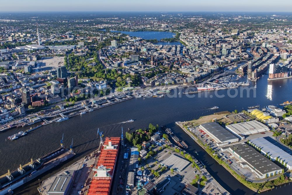 Aerial photograph Hamburg - The Elbe Philharmonic Hall on the river bank of the Elbe in Hamburg