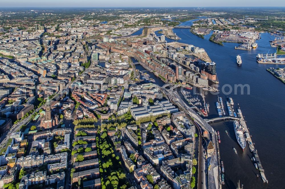 Hamburg from above - The Elbe Philharmonic Hall on the river bank of the Elbe in Hamburg