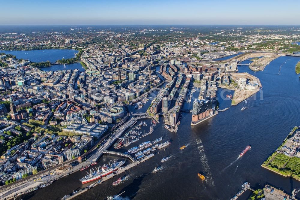 Hamburg from the bird's eye view: The Elbe Philharmonic Hall on the river bank of the Elbe in Hamburg