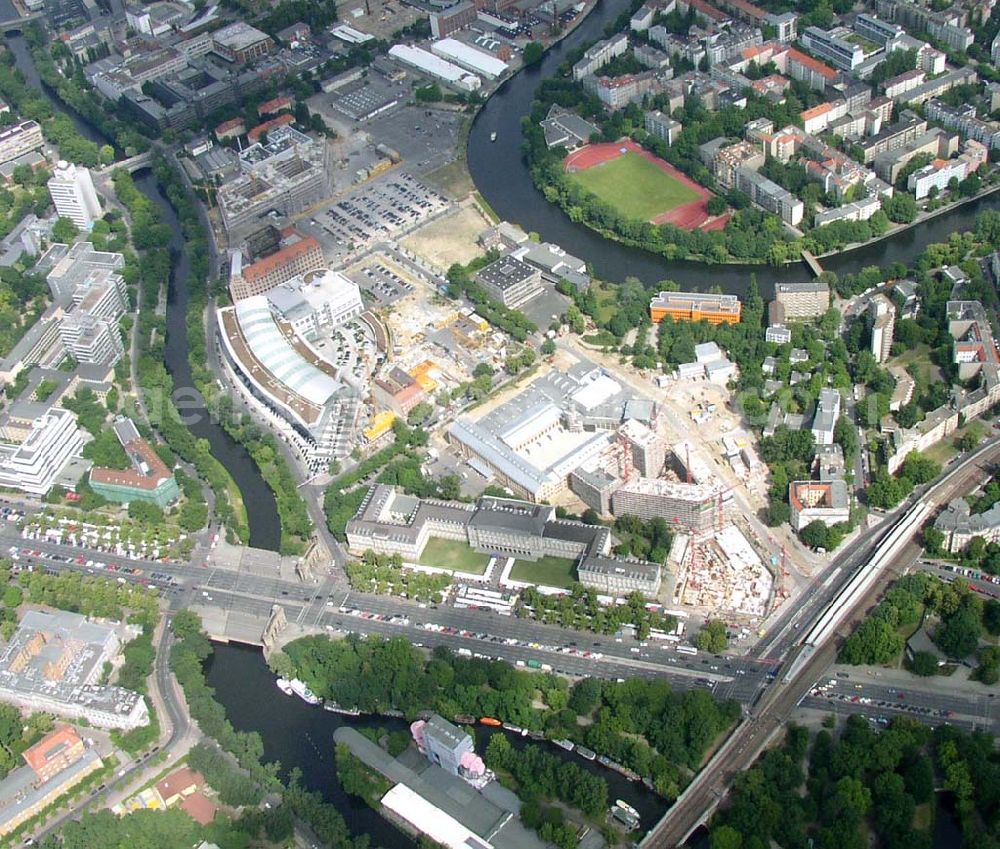 Aerial photograph Berlin - Charlottenburg - KPM und Smart Neubaustellen an der Straße des 17. Juni und am Salzufer in Charlottenburg. Datum: 22.06.03